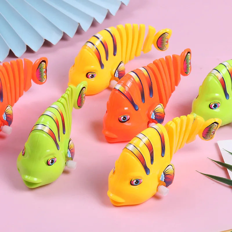 Classic Wind-Up Plastic Fish Toy Swinging Run Toy for Newborns Or Pet Toys