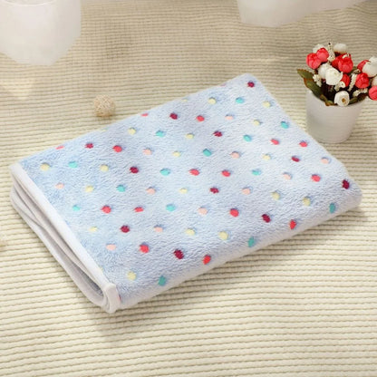 Soft and Fluffy High Quality Pet Blanket Cute Star Print Pet Mat Warm and Comfortable Pet Blanket for Dogs and Cats Pet Supplies